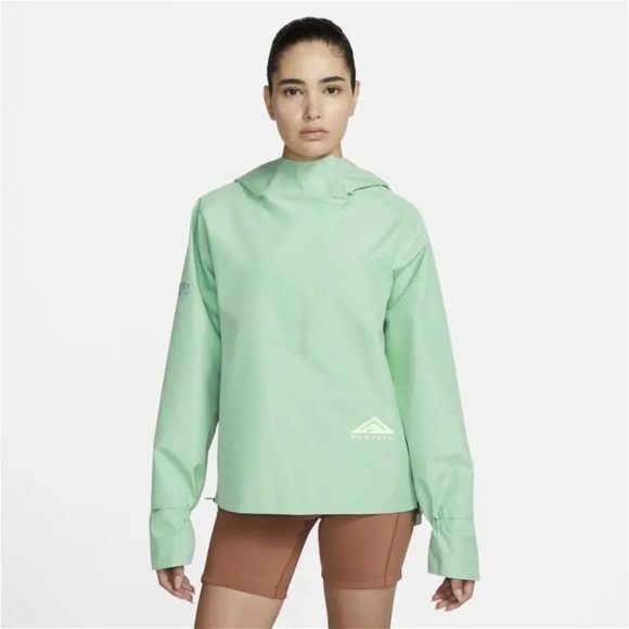 Nike women GORE-TEX INFINIUM ™ Trail Running Jacket - Picture 3 of 10